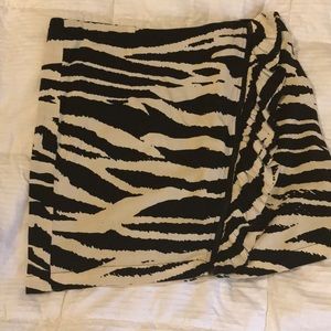 Zebra mini So cute Ruffle detail EUC Just a little stretchy- so easy to wear
